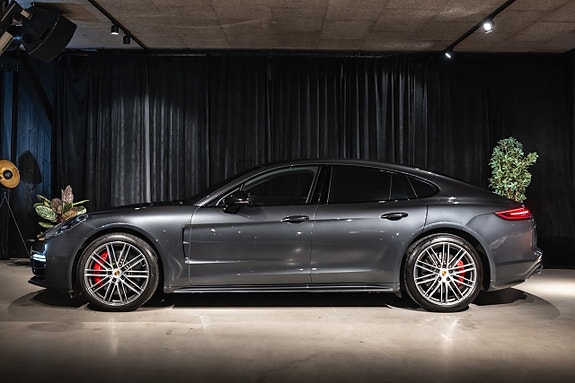 Porsche Panamera Turbo 4 of 23