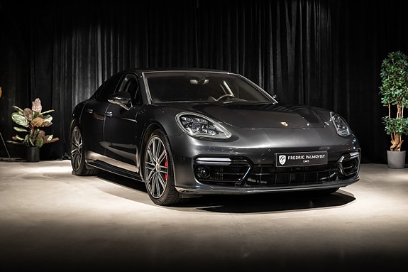 Porsche Panamera Turbo 2 of 23