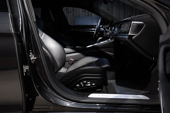 Porsche Panamera Turbo 17 of 23