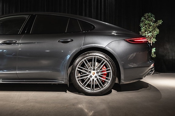 Porsche Panamera Turbo 7 of 23