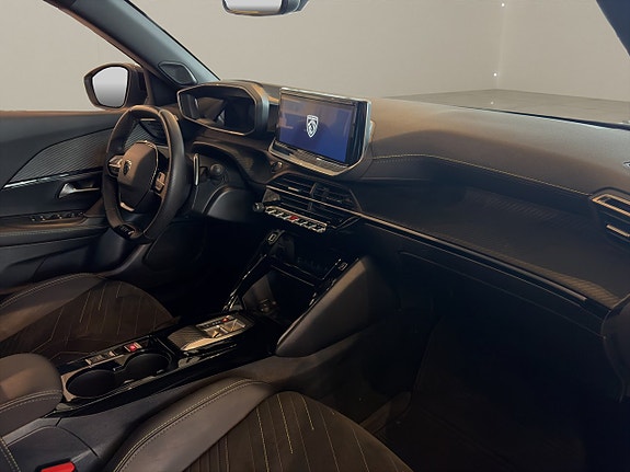 Peugeot 2008 12 of 13