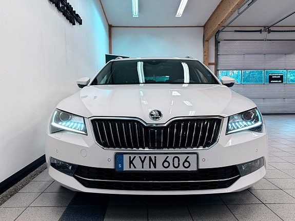 Skoda Superb 2 of 24