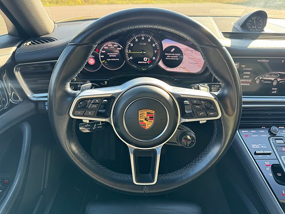 Porsche Panamera 4 8 of 16