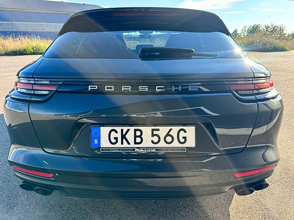 Porsche Panamera 4 11 of 16