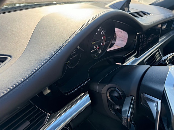 Porsche Panamera 4 5 of 16