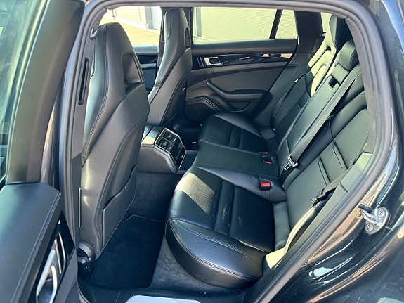 Porsche Panamera 4 6 of 16