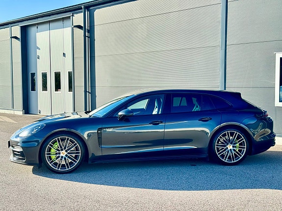 Porsche Panamera 4 12 of 16