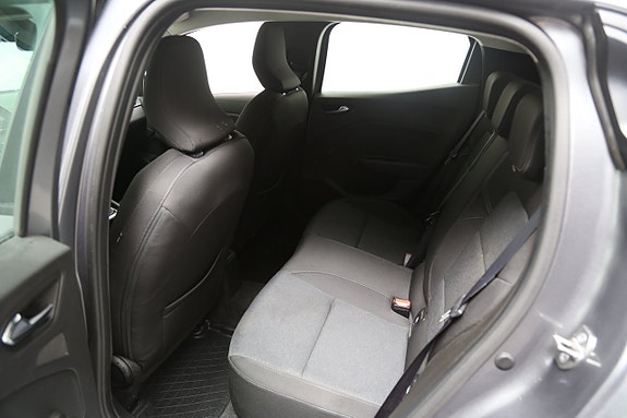 Renault Clio 23 of 24