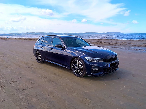 BMW 330i 3 of 3