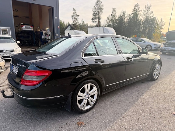 Mercedes-Benz C180 8 of 16