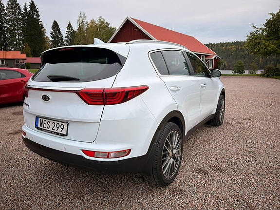 Kia Sportage 2 of 6
