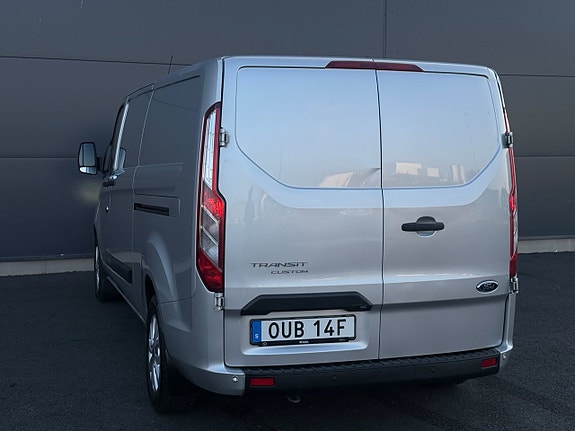 Ford Transit Custom 16 of 26