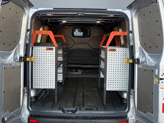 Ford Transit Custom 18 of 26