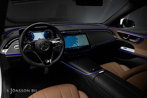 Mercedes-Benz E300 de 17 of 24