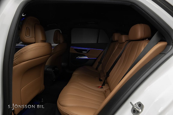 Mercedes-Benz E300 de 12 of 24