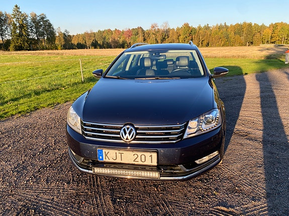 Volkswagen Passat 2 of 10