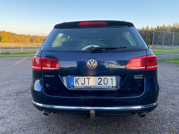 Volkswagen Passat 4 of 10