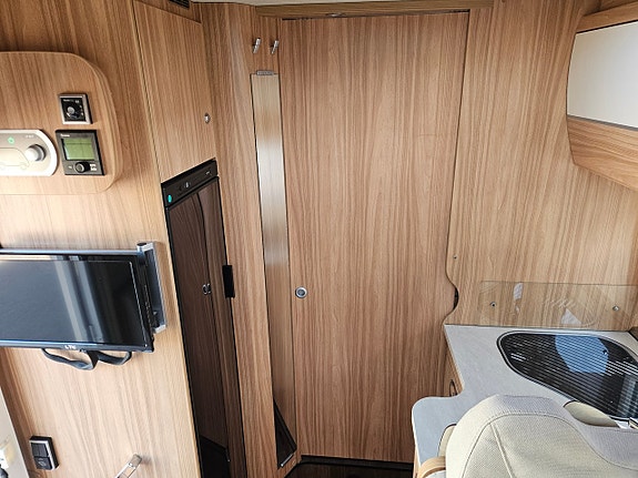 Hymer T 578 GL, långbäddar, elpatron, cykelställ,solcell, Euro6 24 of 30