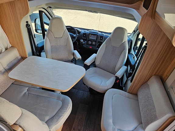 Hymer T 578 GL, långbäddar, elpatron, cykelställ,solcell, Euro6 9 of 30