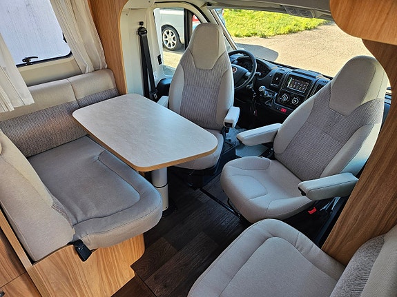 Hymer T 578 GL, långbäddar, elpatron, cykelställ,solcell, Euro6 10 of 30