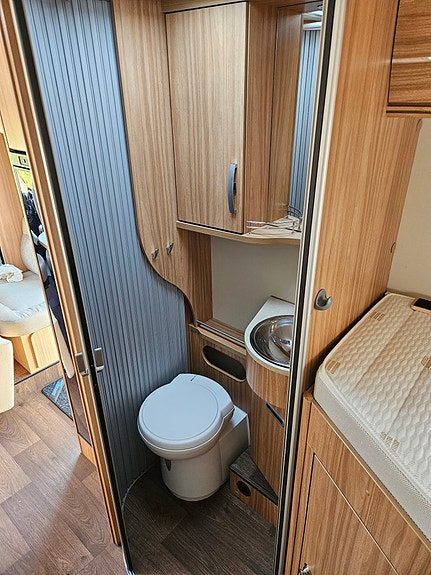 Hymer T 578 GL, långbäddar, elpatron, cykelställ,solcell, Euro6 21 of 30