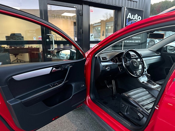 Volkswagen Passat Alltrack 8 of 26