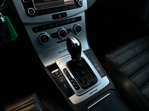 Volkswagen Passat Alltrack 15 of 26