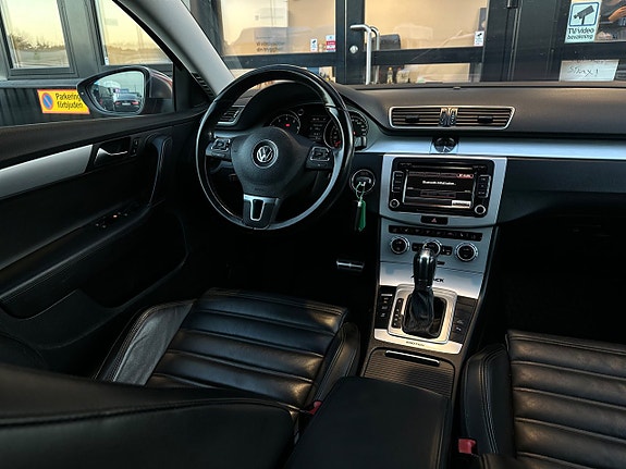 Volkswagen Passat Alltrack 11 of 26