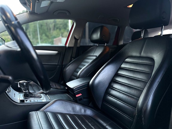 Volkswagen Passat Alltrack 9 of 26
