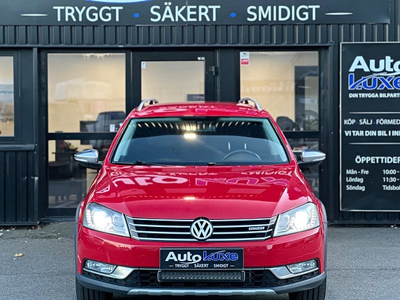 Volkswagen Passat Alltrack 4 of 26