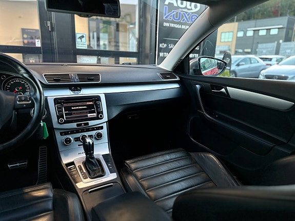 Volkswagen Passat Alltrack 22 of 26