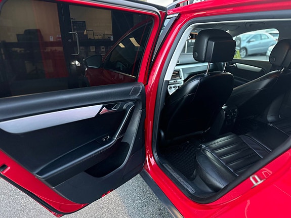 Volkswagen Passat Alltrack 19 of 26