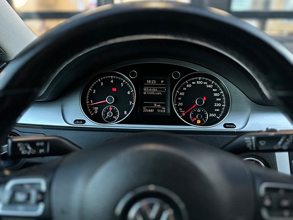 Volkswagen Passat Alltrack 13 of 26