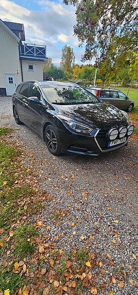 Hyundai i40 2 of 9
