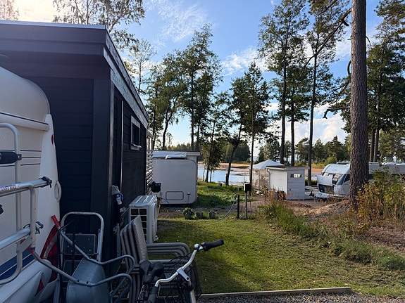 Övriga : Ekipage i toppskick med säsongsplats på Bomstadbaden camping, Karlstad 6 of 15