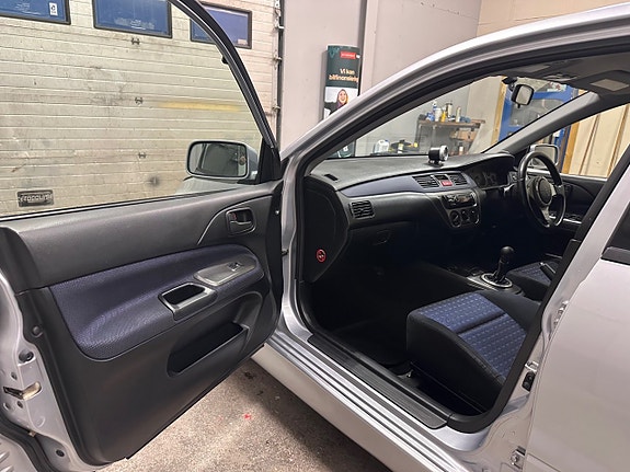 Mitsubishi Lancer 20 of 28