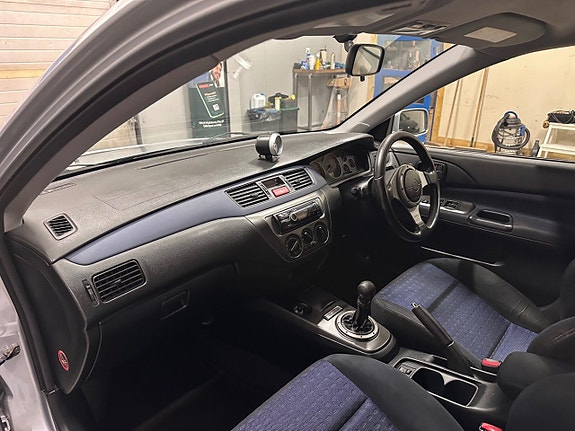 Mitsubishi Lancer 23 of 28