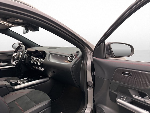 Mercedes-Benz EQA250 27 of 30