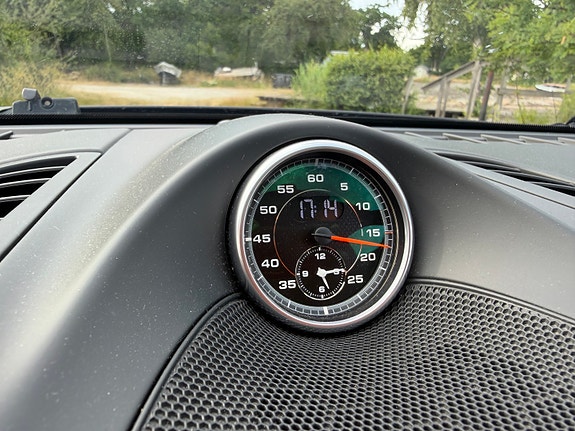 Porsche Cayenne Turbo 12 of 12