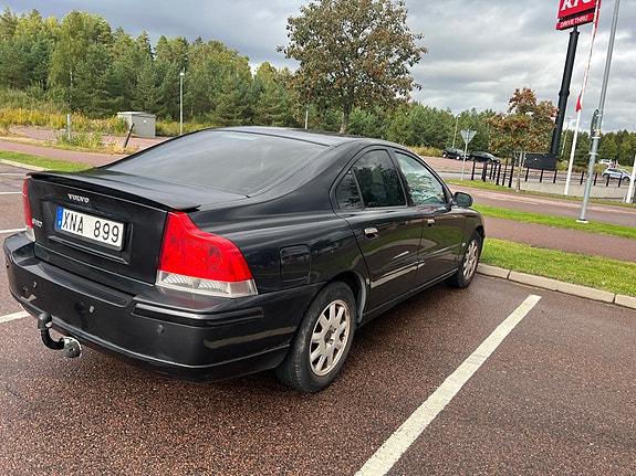 Volvo S60 2 of 8