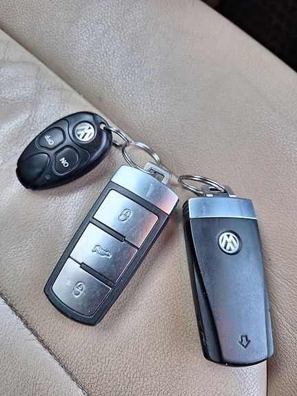 Volkswagen Passat 12 of 16