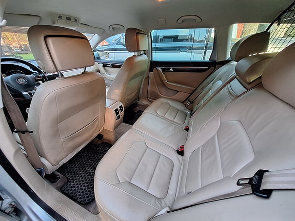Volkswagen Passat 15 of 16