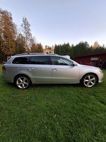 Volkswagen Passat 5 of 16