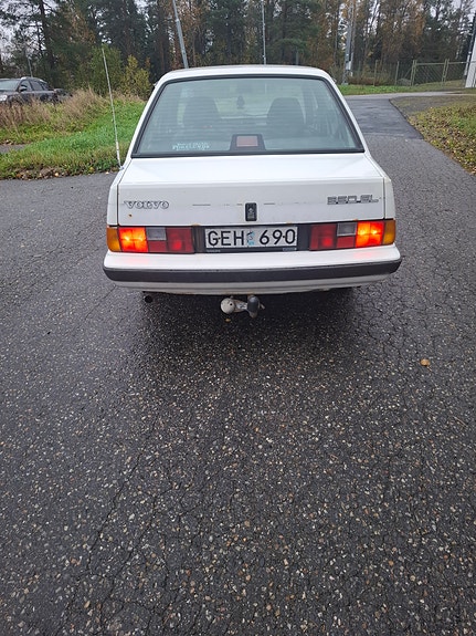 Volvo 360 5 of 9