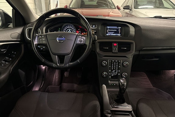 Volvo V40 15 of 23