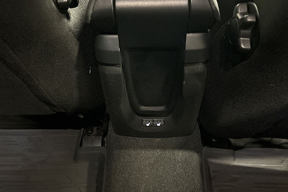 Volvo V40 13 of 23