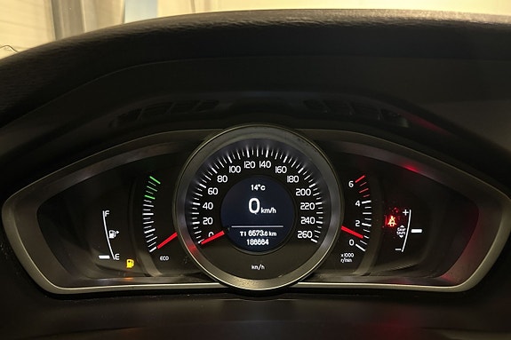 Volvo V40 19 of 23