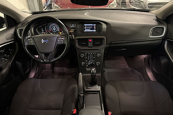 Volvo V40 14 of 23