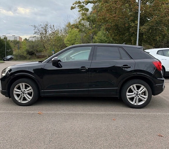Audi Q2 2 of 8