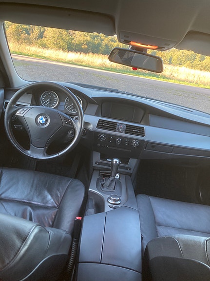 BMW 525i 5 of 6